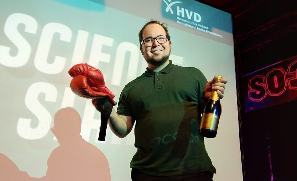 Read more about the article Dr. Moritz Kirchner fährt Science Slam Sieg Nr. 10 ein